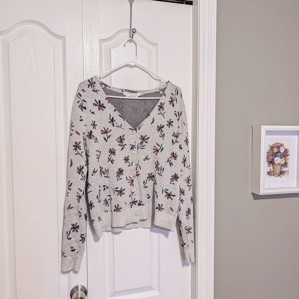100% Cotton Gray Floral V-Neck Button Cardigan Sweater